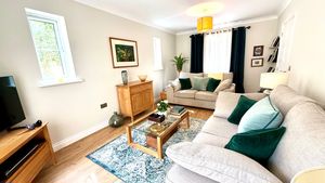 Living Room pic 1- click for photo gallery